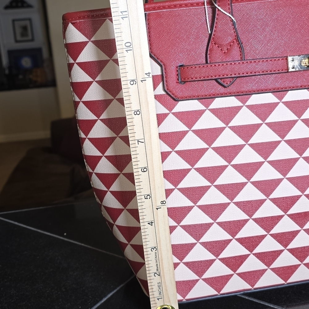 VEGAN 3 piece Red & Tan LG Bucket Purse, SM Bucket & Cosmetic Case - Picture 6 of 11